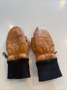 Flylow kid’s small waterproof Leather Mittens with Black Knit Cuffs